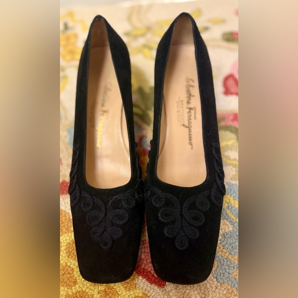 SALVATORE FERRAGAMO Vintage Black Suede Soutache Square Toe Block Heels - Size 8